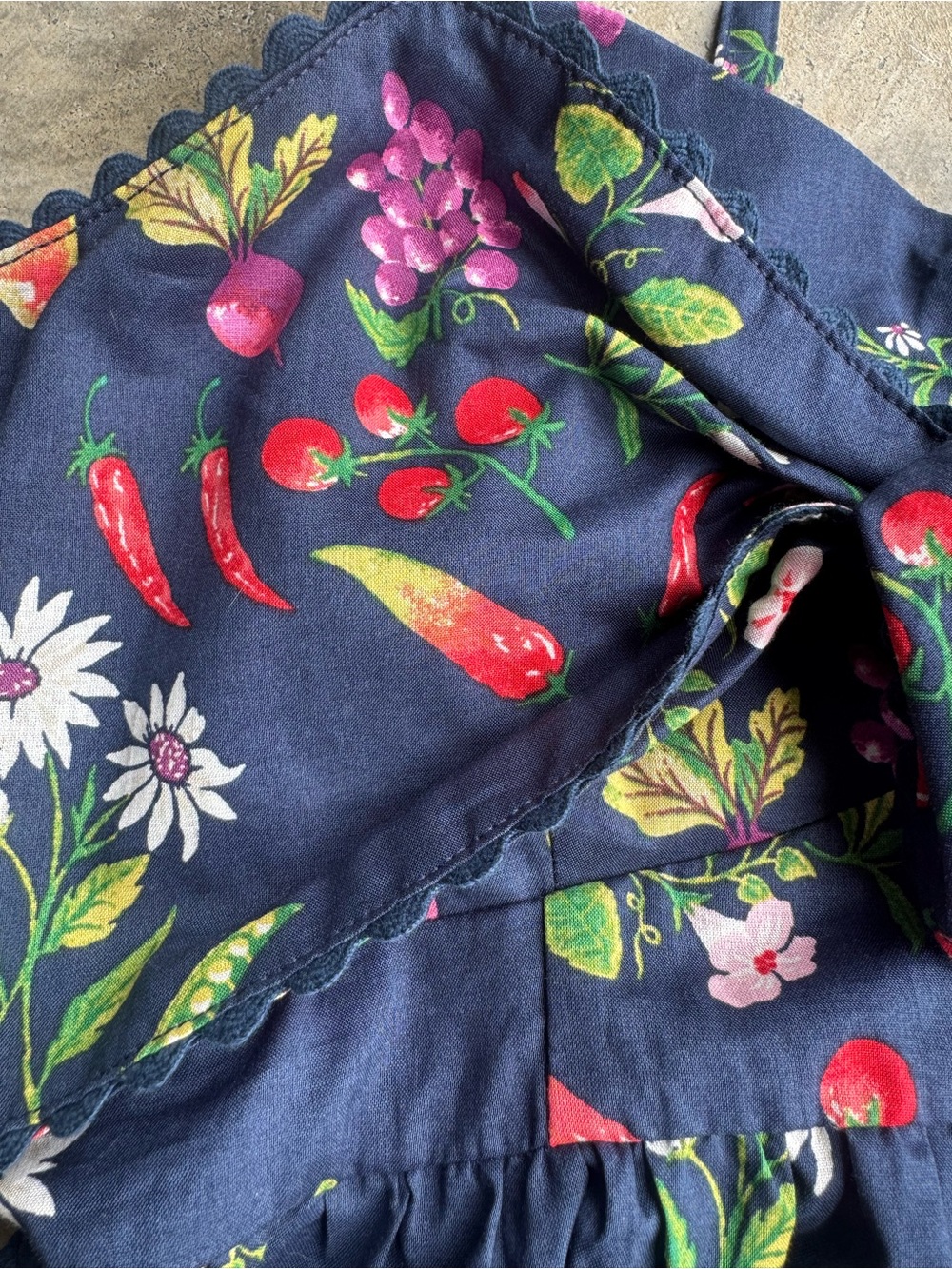 Old Navy Navy Fruit & Veggie Tie-Front Camisole Top Small 100% Cotton NWOT - Picture 14 of 15